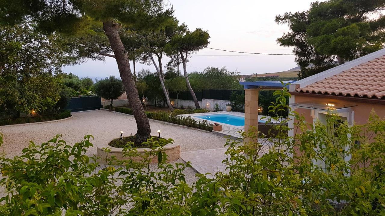 Ponderosa Villa Lixouri Exteriör bild